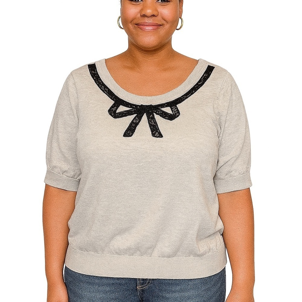 Gray Half Sleeve Top with Black Bow Detail